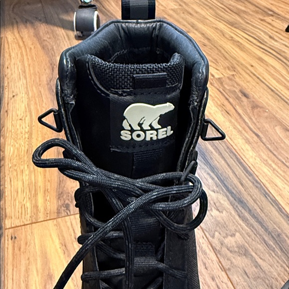 NWOT Sorel Black Women's Lace-Up Boots. Wore one time. Super comfy. - Picture 2 of 3